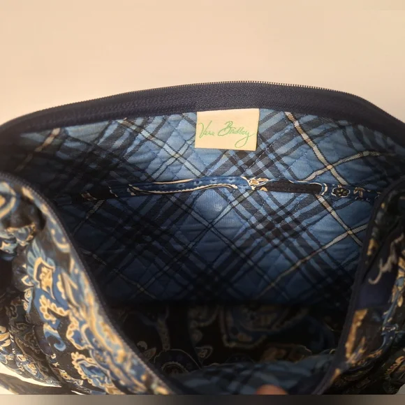 Vera Bradley purse- medium- Good used condition - Picture 3 of 8
